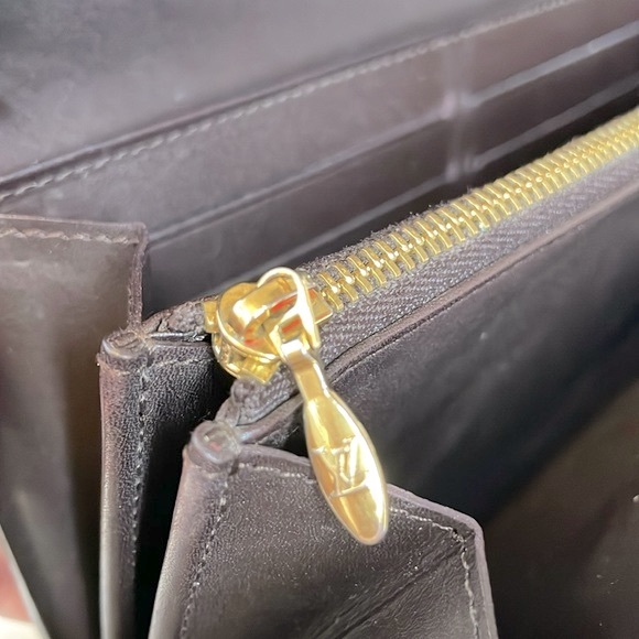 Louis Vuitton Amarante Vernis Sarah Wallet - Picture 16 of 16